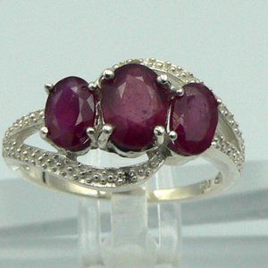 Sz 7 Genuine Niassa Ruby 3 Stone Ring NWOT
